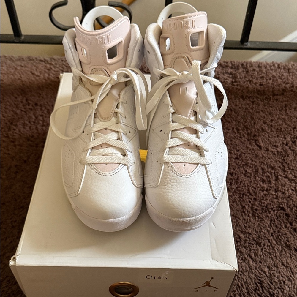 Women White and Pink Sneakers